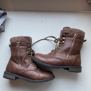 Girls brown combat boots size 1
